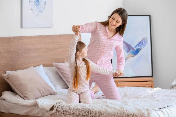 Morning Happy Mother Her Little Daughter Dancing Bedroom — Stock Photo, Image