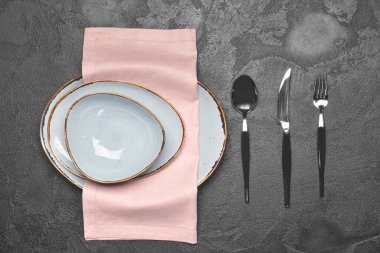 Koyu arkaplanda basit tablo ayarı