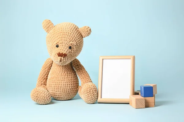 Teddy Bear Photo Frame Cubes Color Background — Stock Photo, Image