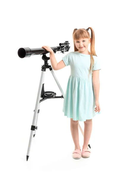 Χαριτωμένο Κοριτσάκι Τηλεσκόπιο Λευκό Φόντο — Φωτογραφία Αρχείου