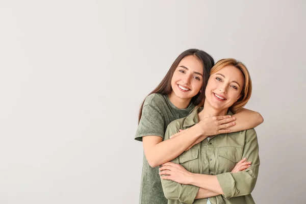 Portrait Young Woman Mother Grey Background — Stock Photo, Image