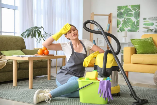 Young Woman Vacuum Cleaner Supplies Home — Stock Photo, Image