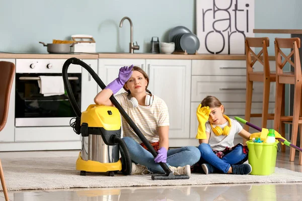 Tired Woman Her Little Daughter Vacuum Cleaner Kitchen — Stock Photo, Image
