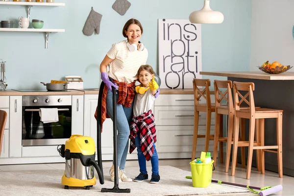 Young Woman Her Little Daughter Vacuum Cleaner Kitchen — Stock Photo, Image