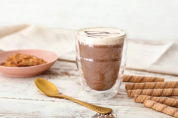 Glass Hot Chocolate Table — Stock Photo, Image