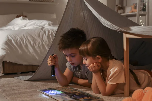 Little Children Reading Bedtime Story Home — Stock Photo, Image