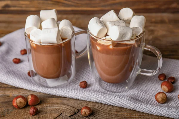 Bekers Warme Chocolademelk Met Marshmallows Tafel — Stockfoto