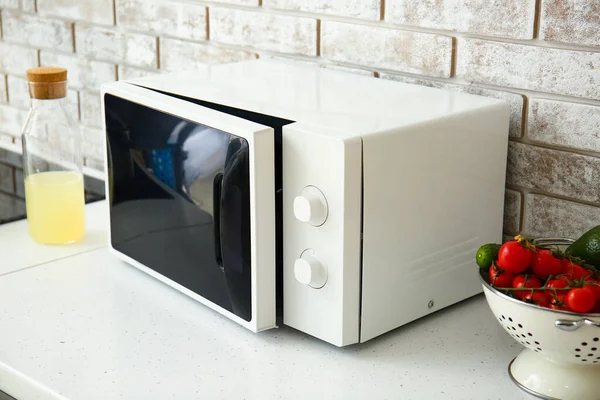 Moderne Mikrowelle Der Küche — Stockfoto