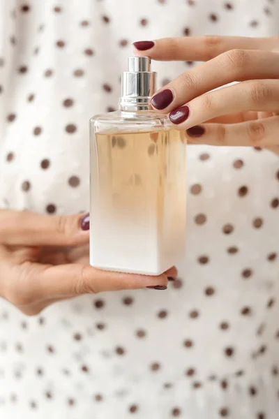 Beautiful Young Woman Perfume Closeup — Stock Photo, Image