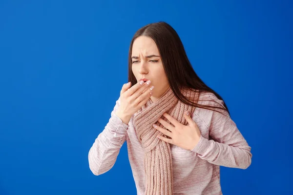 Coughing Young Woman Color Background — Stock Photo, Image