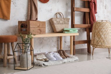 Modern salonun iç mimarisi.