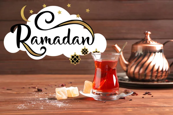 Chá Turco Saboroso Doces Mesa Madeira Celebração Ramadã — Fotografia de Stock