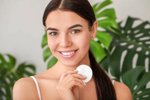 Beautiful Young Woman Cotton Pad Home — Stock Photo, Image