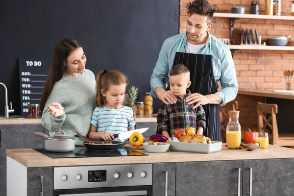 Young Family Cooking Together Kitchen — Stock Photo, Image