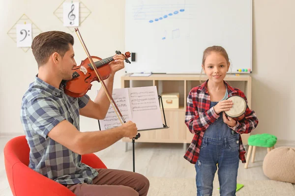 Profesor Dando Clases Música Escuela — Foto de Stock