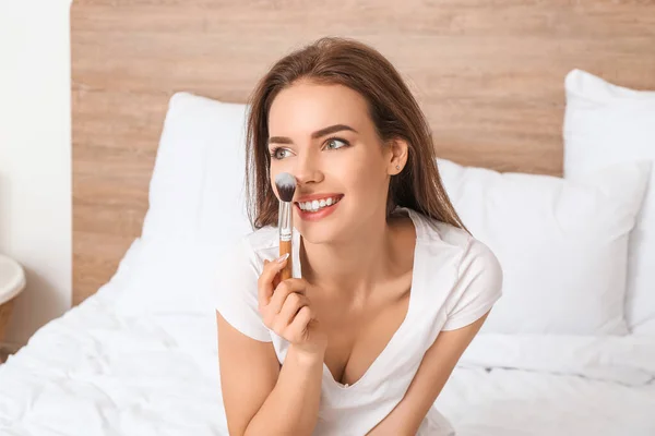 Beautiful Young Woman Applying Makeup Bedroom — Stock Photo, Image