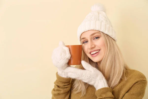 Beautiful Young Woman Tea Color Background — Stock Photo, Image