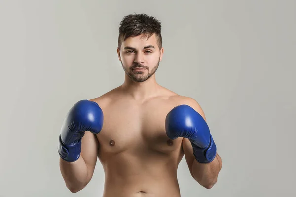 Boxeador Deportivo Masculino Sobre Fondo Gris — Foto de Stock