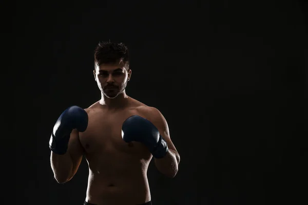 Silhueta Boxeador Masculino Fundo Escuro — Fotografia de Stock