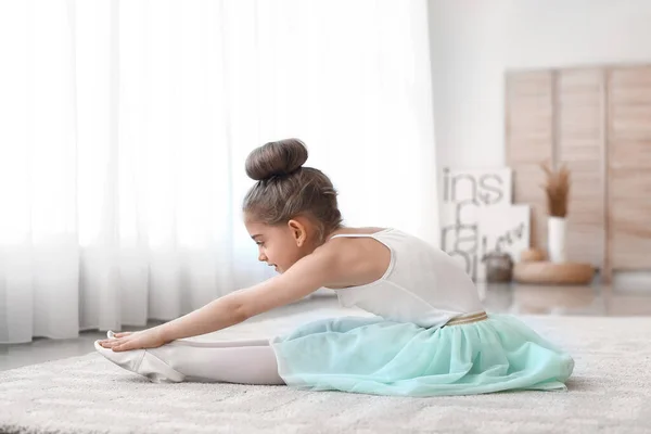 Niedliche Kleine Ballerina Hause — Stockfoto