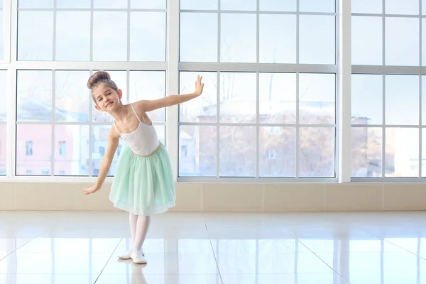 Linda Pequena Bailarina Estúdio Dança — Fotografia de Stock