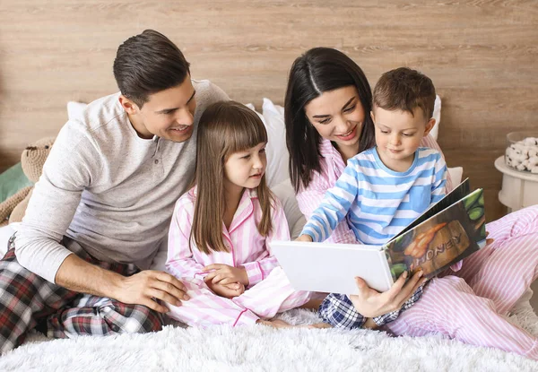 Happy Family Reading Book Bedroom Home — Stock Photo, Image