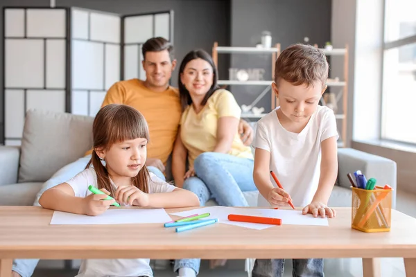 Little Children Drawing Pictures Home — Stock Photo, Image