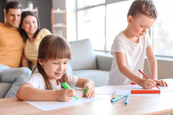 Little Children Drawing Pictures Home — Stock Photo, Image