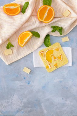 Masada portakallı tatlı beyaz çikolata