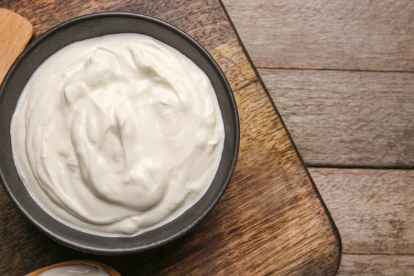 Bowl Tasty Sour Cream Wooden Table — Stock Photo, Image