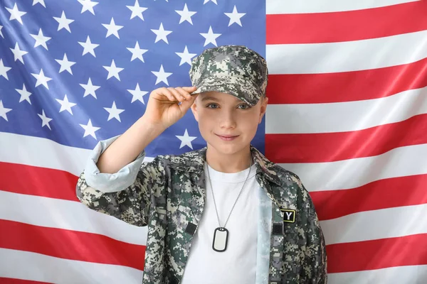 Söt Liten Soldat Mot Usa Flagga — Stockfoto