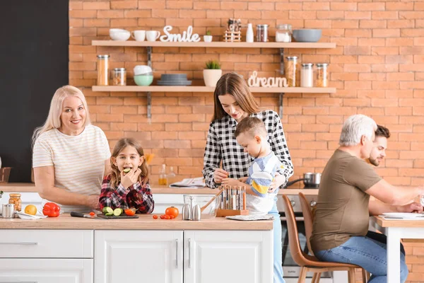 Big Family Cooking Together Kitchen — Stock Photo, Image