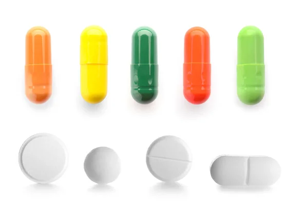 Conjunto Pílulas Diferentes Fundo Branco — Fotografia de Stock