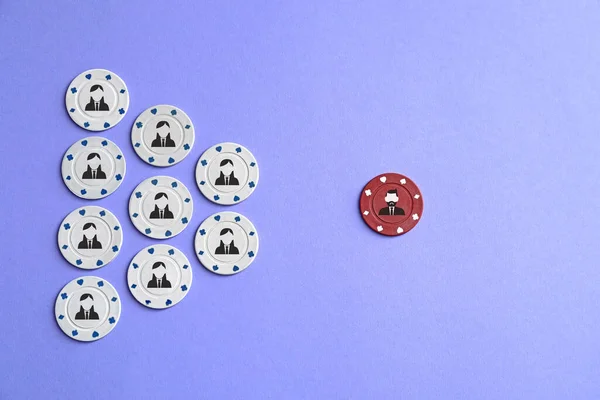 Poker Chips Drawn Human Figures Color Background Concept Dismissal — Stock Photo, Image