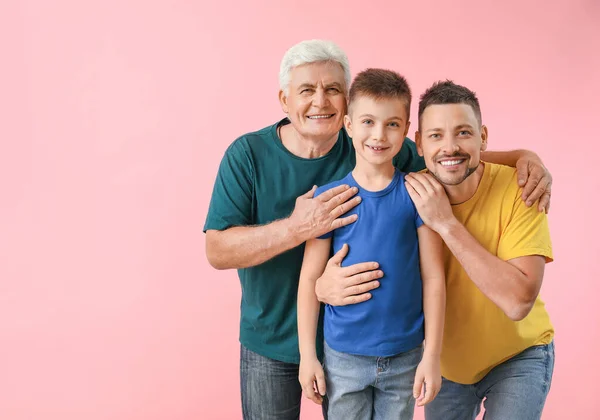 Hombre Con Padre Hijo Sobre Fondo Color —  Fotos de Stock