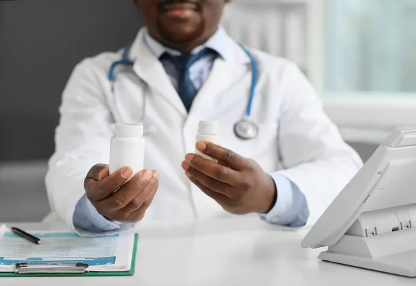 Male African American Doctor Pills Clinic — Stock Photo, Image