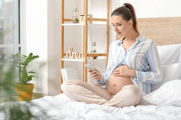 Beautiful Pregnant Woman Mobile Phone Bedroom — Stock Photo, Image