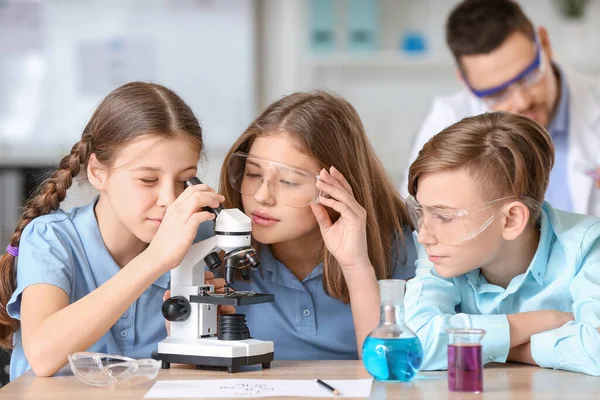 Pupils Chemistry Lesson Classroom — Stock Photo, Image