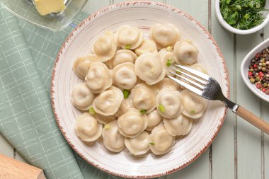 Masada lezzetli köfte ile plaka