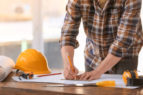 Male Builder Working House Plan Office — Stock Photo, Image