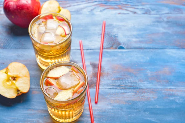 Glasses Tasty Cold Ice Tea Color Wooden Background — Stock Photo, Image