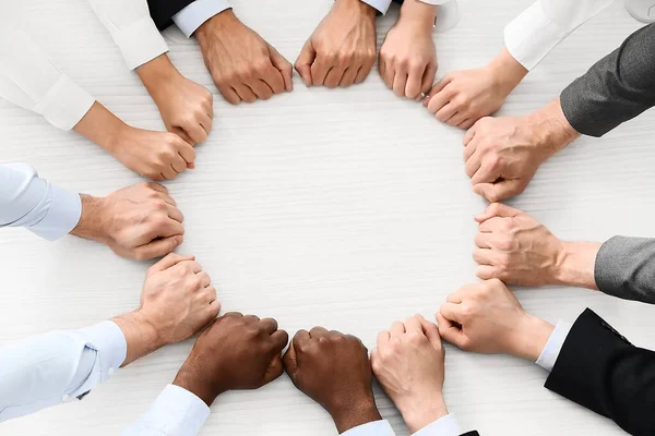 Gruppe Von Geschäftsleuten Die Die Hände Büro Zusammenlegen Von Oben — Stockfoto