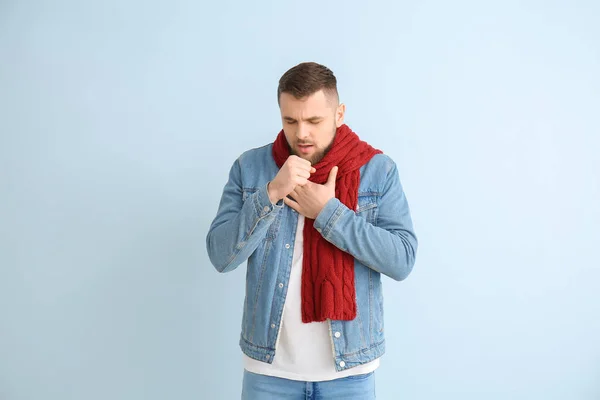 Coughing Young Man Color Background — Stock Photo, Image