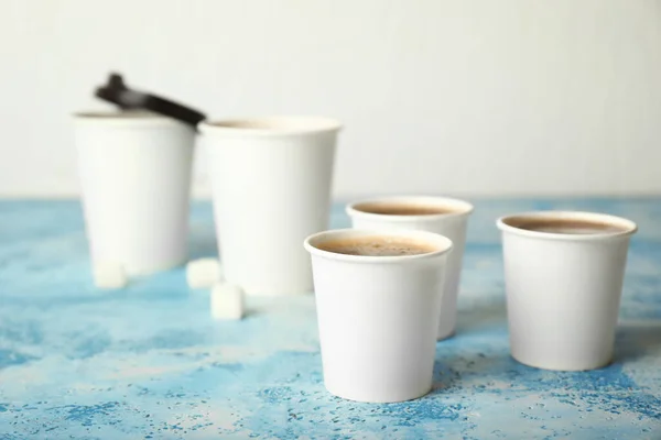 Tazas Café Para Llevar Mesa —  Fotos de Stock