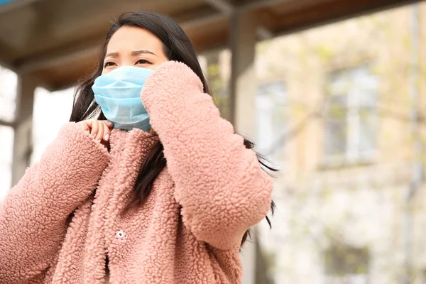 Young Asian Woman Wearing Protective Mask City Street Concept Epidemic — Stock Photo, Image
