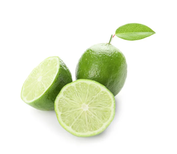 Beyaz Arkaplanda Yeşil Limon — Stok fotoğraf