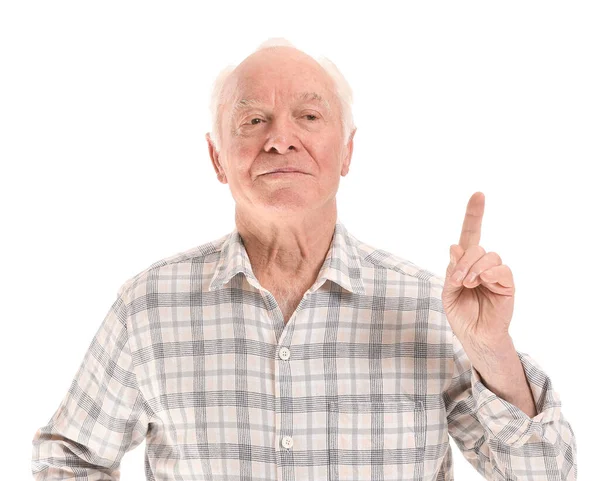 Porträtt Äldre Man Med Upphöjt Pekfinger Vit Bakgrund — Stockfoto