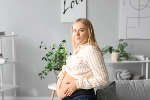 Hermosa Mujer Embarazada Casa — Foto de Stock