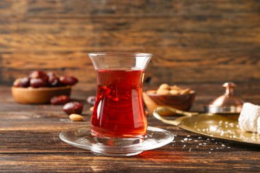 Masada bir bardak lezzetli Türk çayı