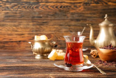 Masada bir bardak lezzetli Türk çayı
